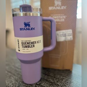 Stanley The Quencher H2.0 Flowstate Tumbler 40 oz in Lavender